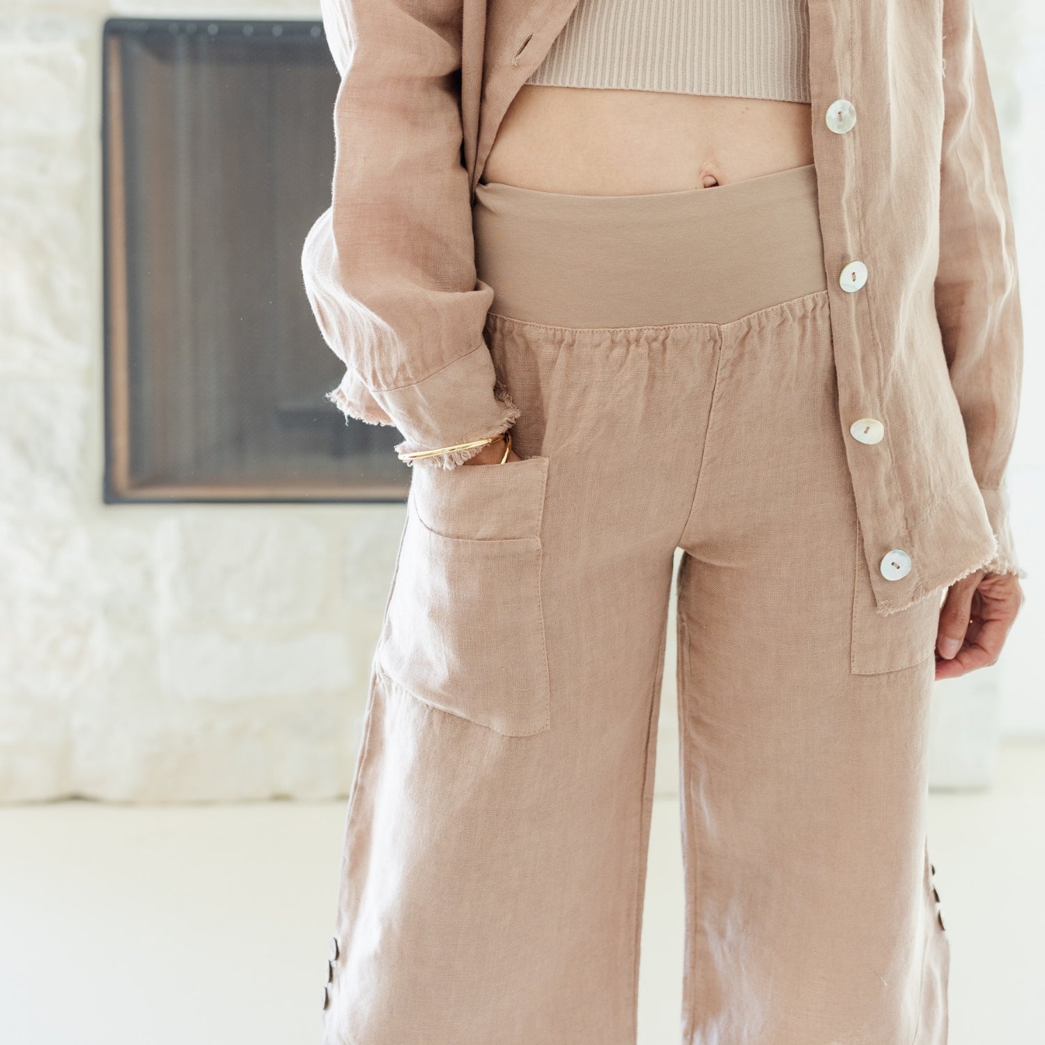 Linen Capri w/2 Large Open Pockets - Splendid Iris