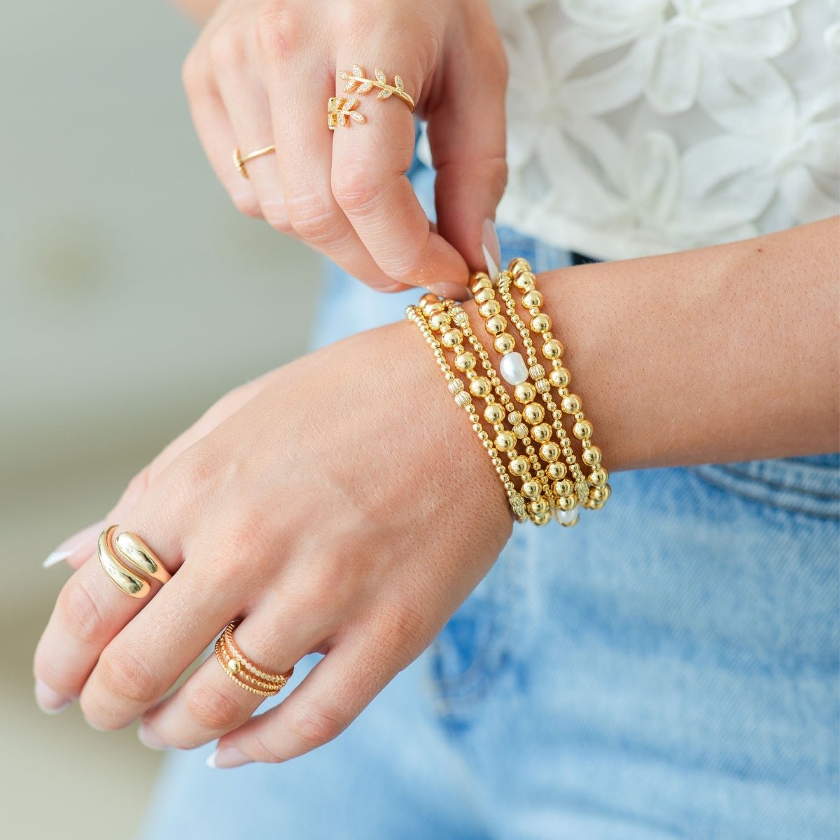 Stretch Bead Bracelet with Large Pearl Accents - Splendid Iris
