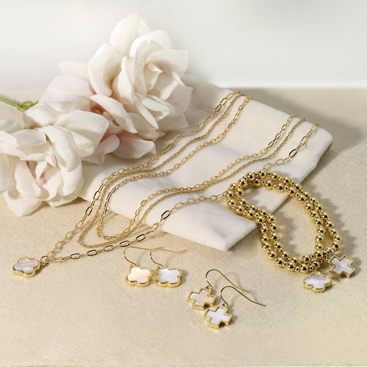 Beaded Bracelet with Classic Quatrefoil Charm - Splendid Iris