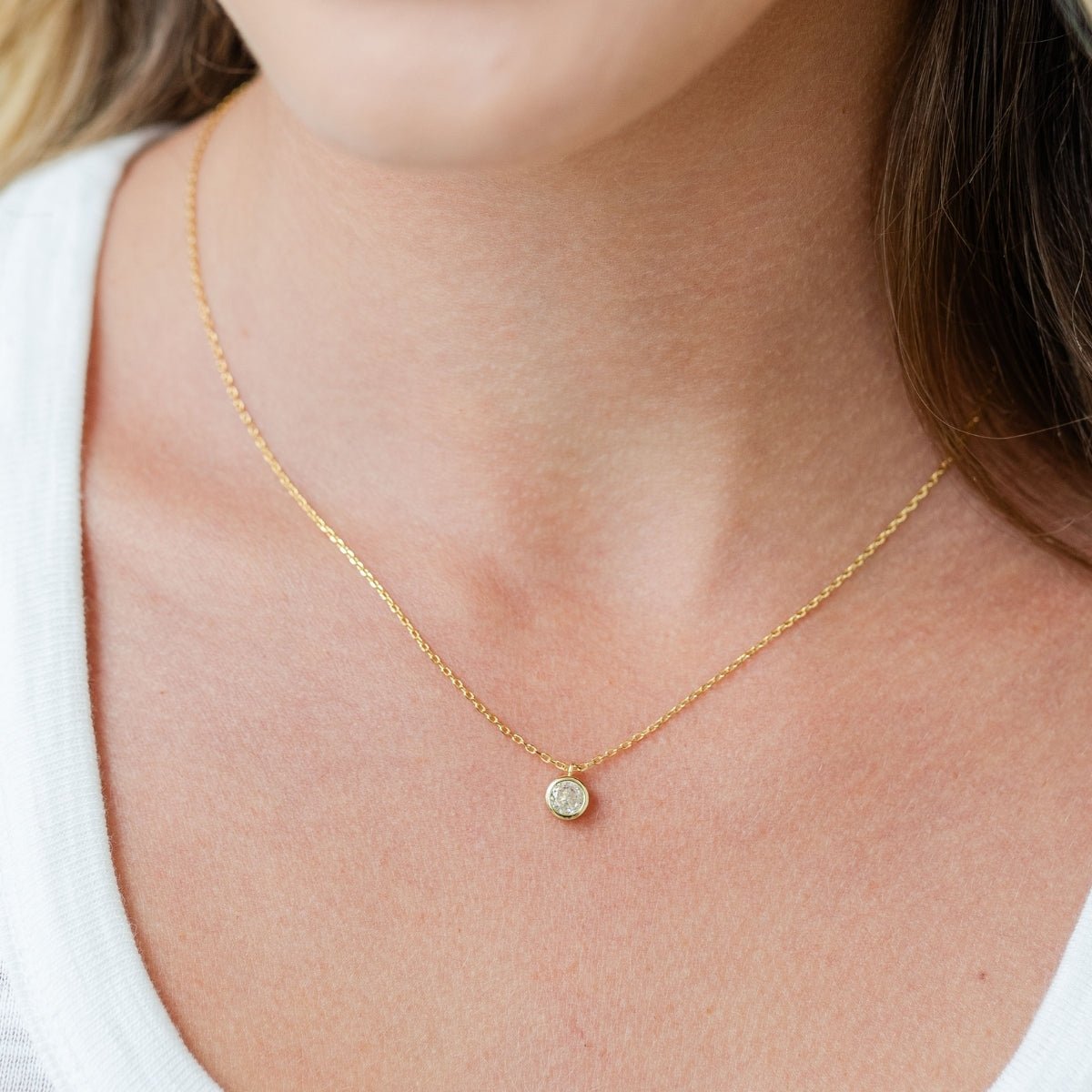 Dainty Round Framed Cubic Zirconia Pendant Necklace - Splendid Iris