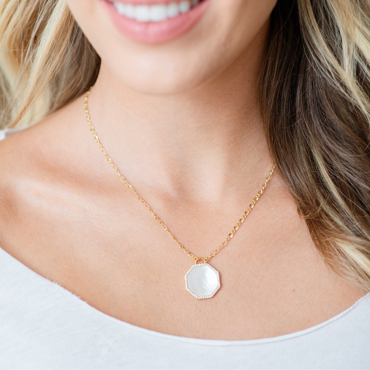 Luxe Geometric Shell Pavé Necklace - Splendid Iris