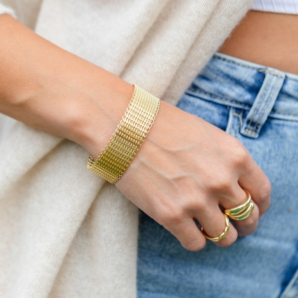 Interwoven Mesh Vibe Cuff Bracelet - Splendid Iris