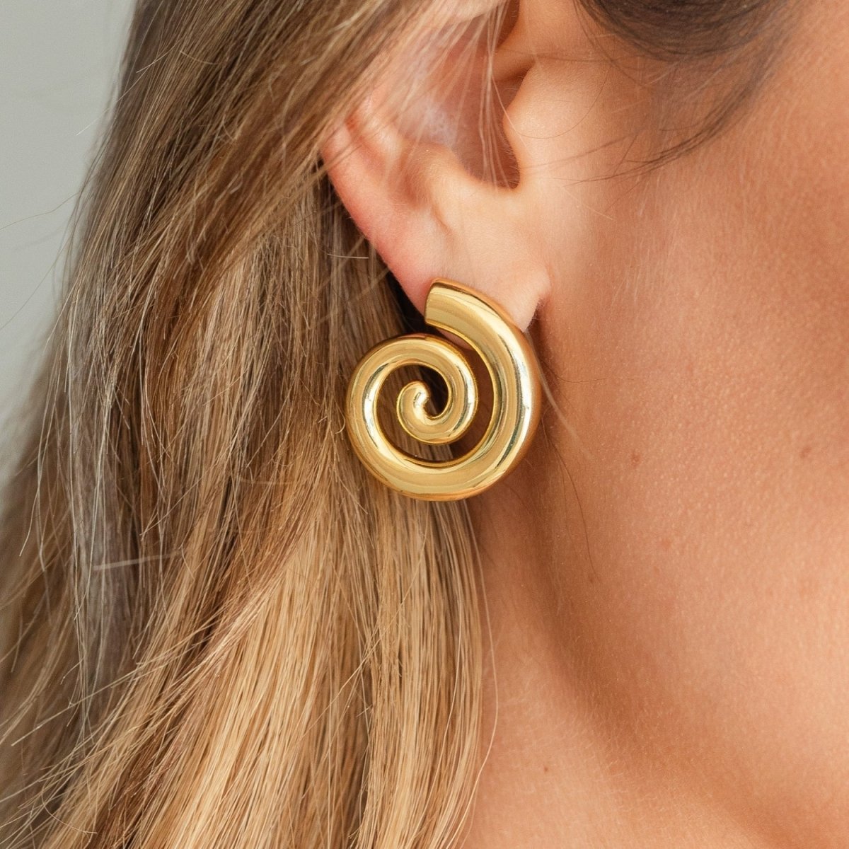 Large Swirl Studs - Splendid Iris