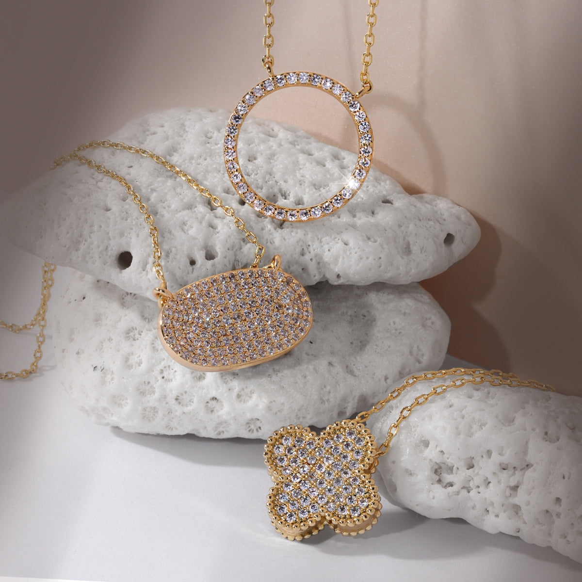 Open Pave Circle Pendant - Splendid Iris