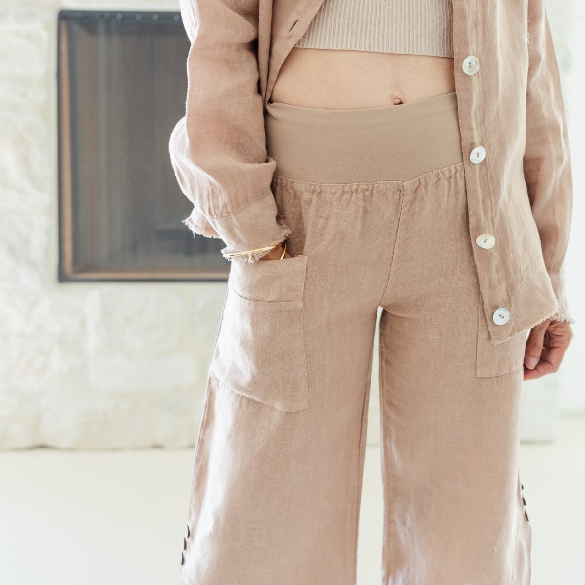 Linen Capri w/ 2 Large Open Pockets - Splendid Iris