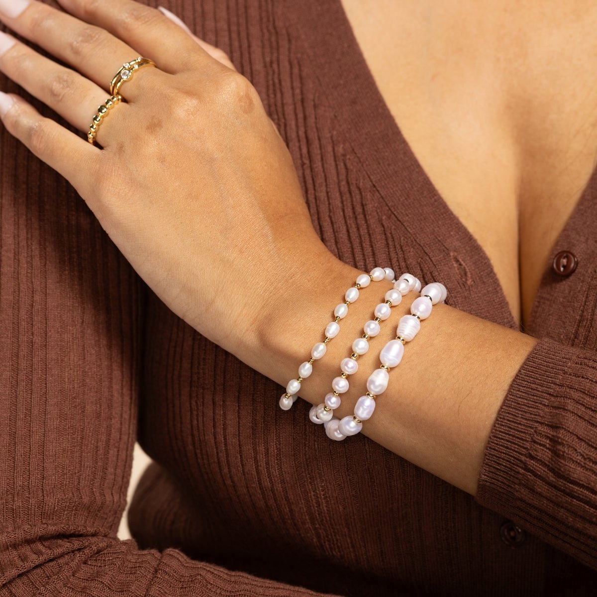 Delicate Pearl Stretch Bracelet - Splendid Iris