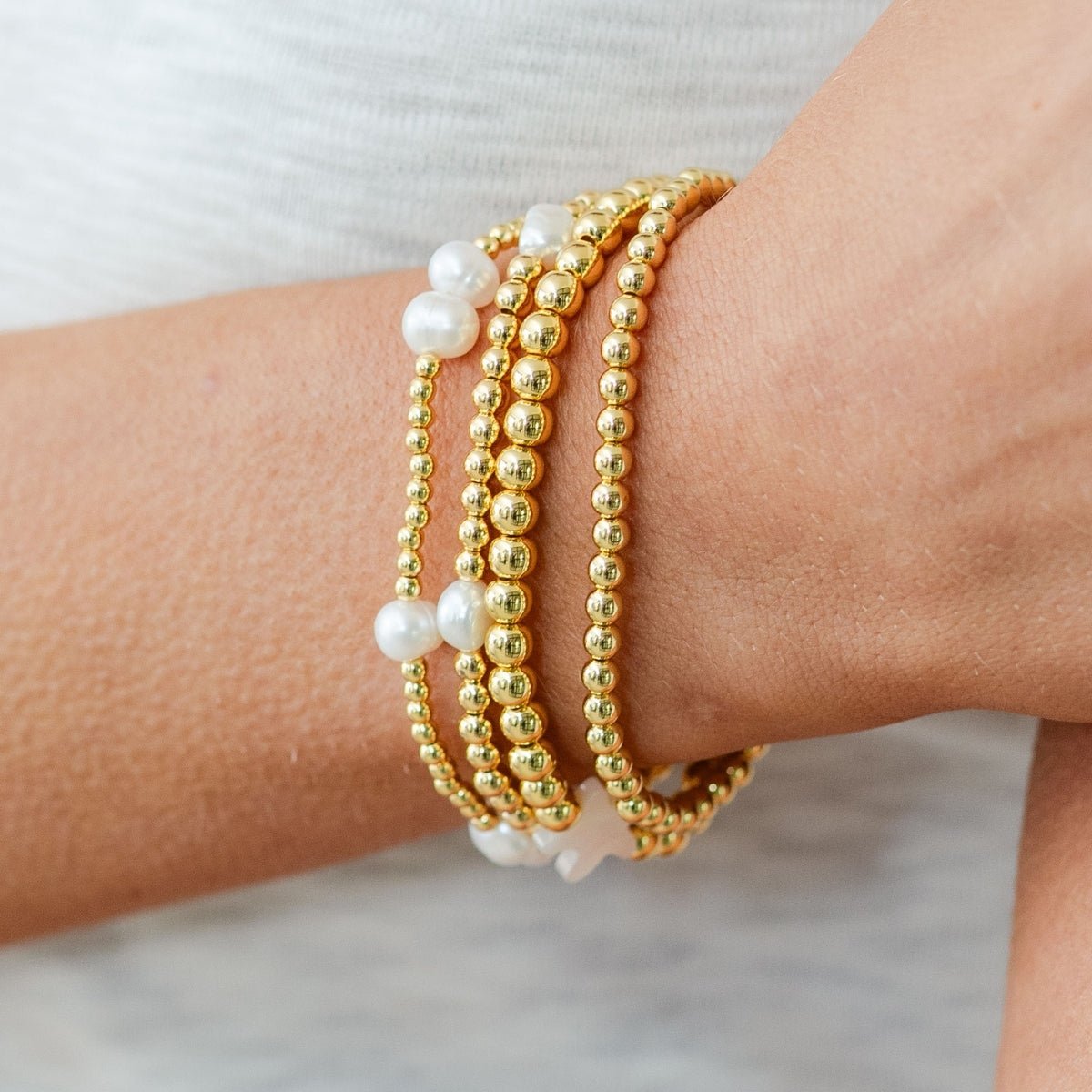 Stretch Bead Bracelet with Large Pearl Accents - Splendid Iris