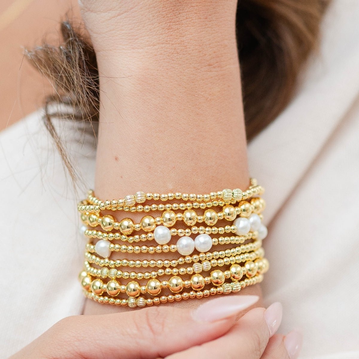Stretch Bead Bracelet with Large Pearl Accents - Splendid Iris