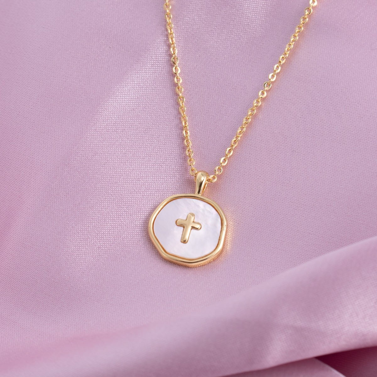 Shell with Cross Pendant Necklace - Splendid Iris