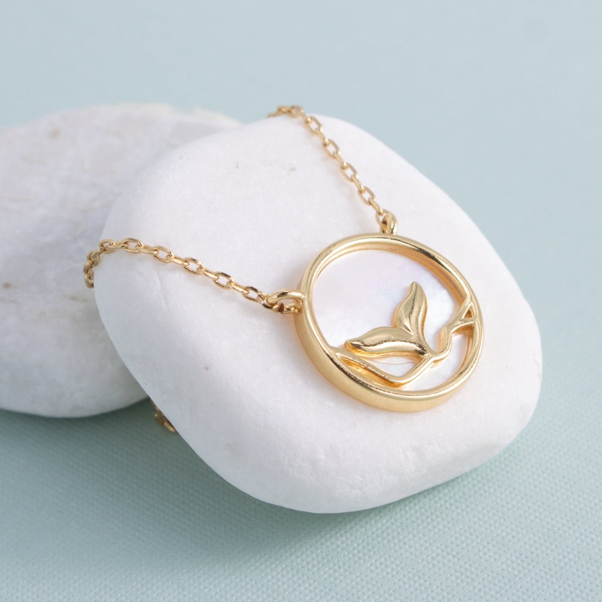Whale's Tail Shell Necklace - Splendid Iris