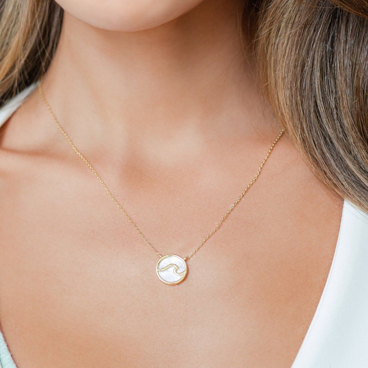 Wave Shell Pendant Necklace - Splendid Iris