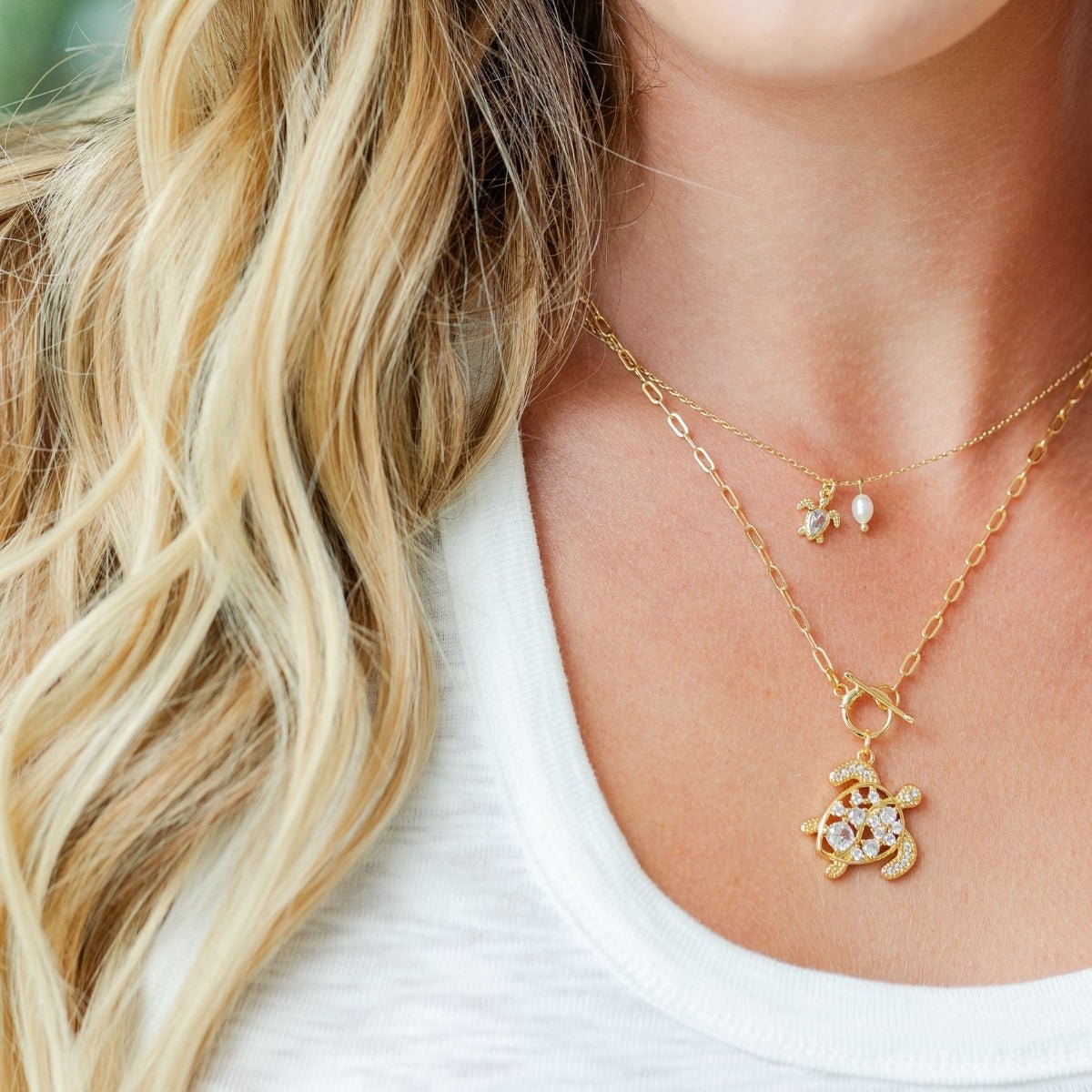 Sea Turtle Pendant Necklace with Freshwater Pearl - Splendid Iris