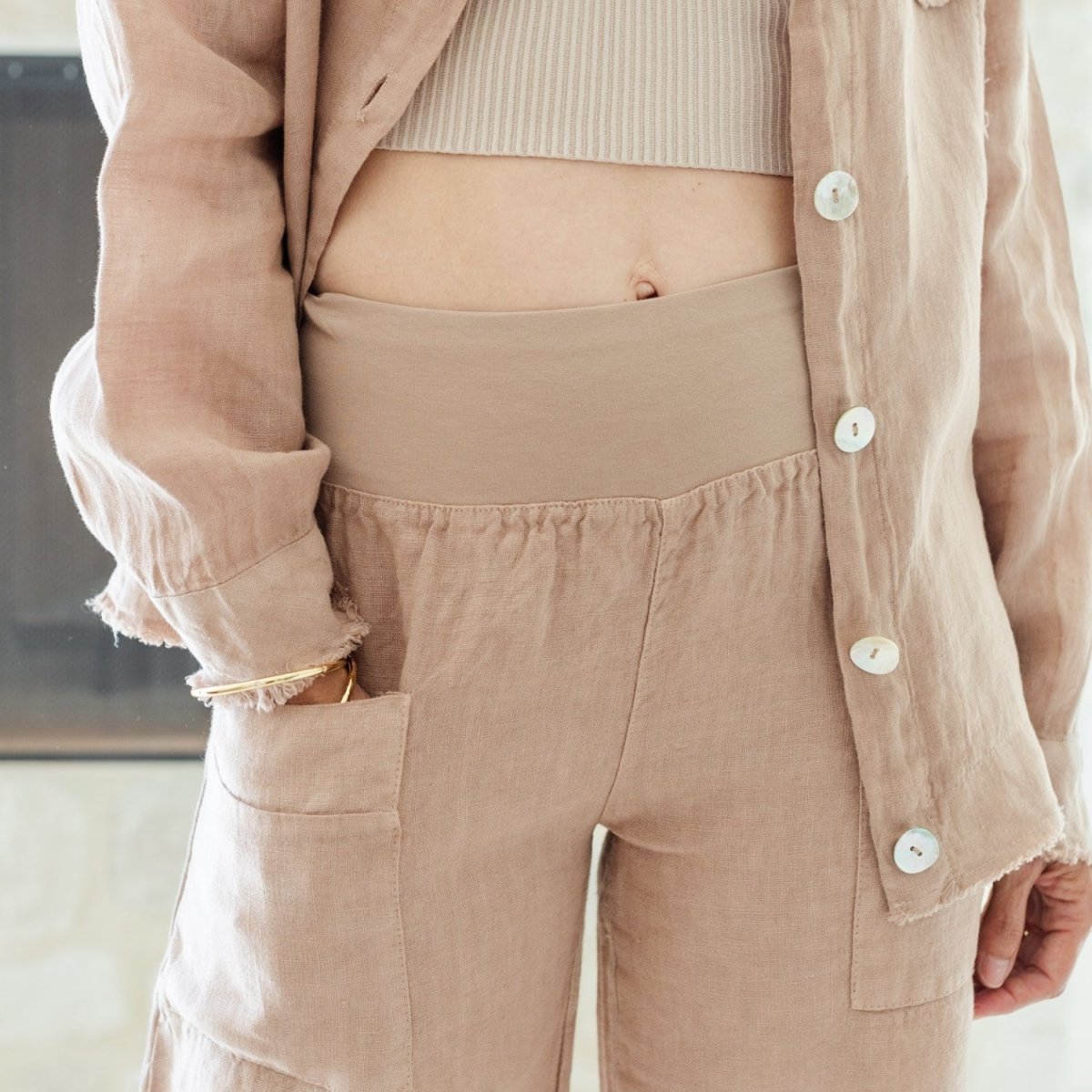 Linen Capri w/ 2 Large Open Pockets - Splendid Iris